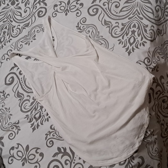 The Group by Babaton Foundation Twist-back Tank - Picture 3 of 7